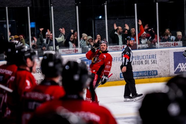 Photo hockey match Morzine-Avoriaz - Mont-Blanc le 02/03/2024