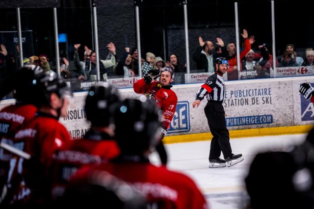 Photo hockey match Morzine-Avoriaz - Mont-Blanc le 02/03/2024