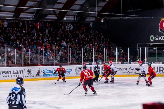 Photo hockey match Morzine-Avoriaz - Mont-Blanc le 02/03/2024