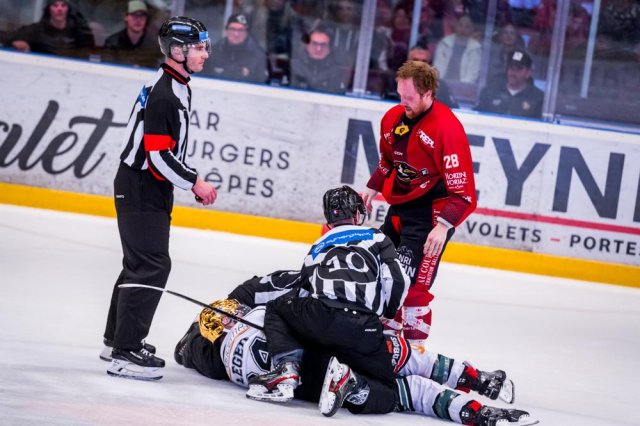 Photo hockey match Morzine-Avoriaz - Mont-Blanc le 02/03/2024