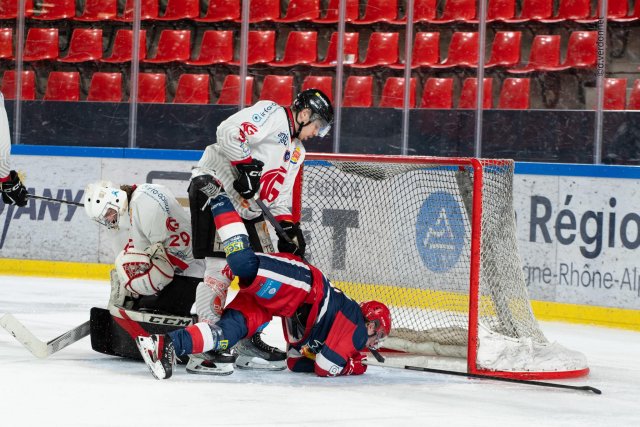 Photo hockey reportage PO U20 1/4 finale : Grenoble s'impose face à Amiens