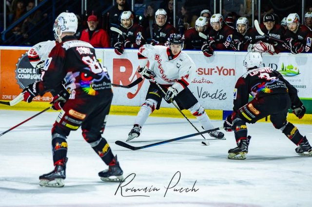 Photo hockey match La Roche-sur-Yon - Toulouse-Blagnac le 09/03/2024