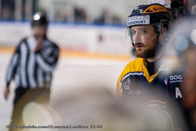 Photo hockey match Villard-de-Lans - Courchevel-Méribel-Pralognan le 20/04/2024