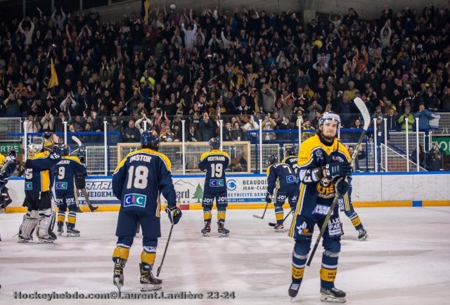 Photo hockey match Villard-de-Lans - Courchevel-Méribel-Pralognan le 20/04/2024