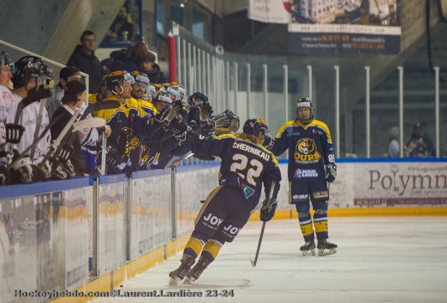 Photo hockey match Villard-de-Lans - Courchevel-Méribel-Pralognan le 21/04/2024