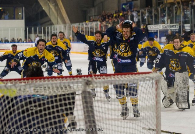 Photo hockey match Villard-de-Lans - Courchevel-Méribel-Pralognan le 21/04/2024