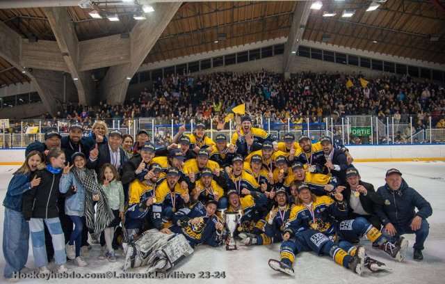 Photo hockey match Villard-de-Lans - Courchevel-Méribel-Pralognan le 21/04/2024