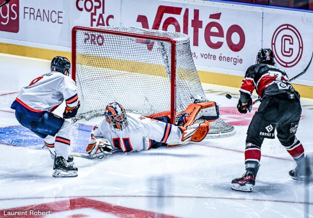Photo hockey reportage Bordeaux domine les universitaires d'Utica !
