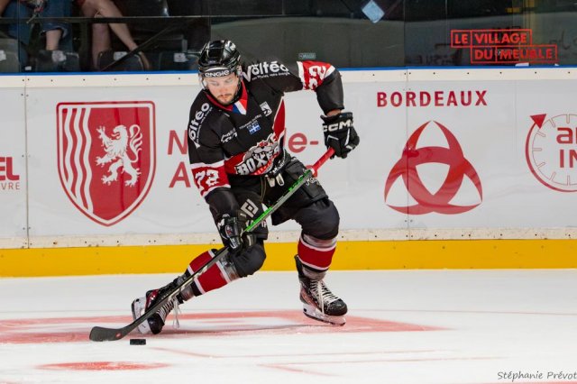 Photo hockey reportage Bordeaux domine les universitaires d'Utica !