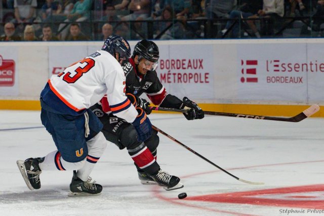 Photo hockey reportage Bordeaux domine les universitaires d'Utica !
