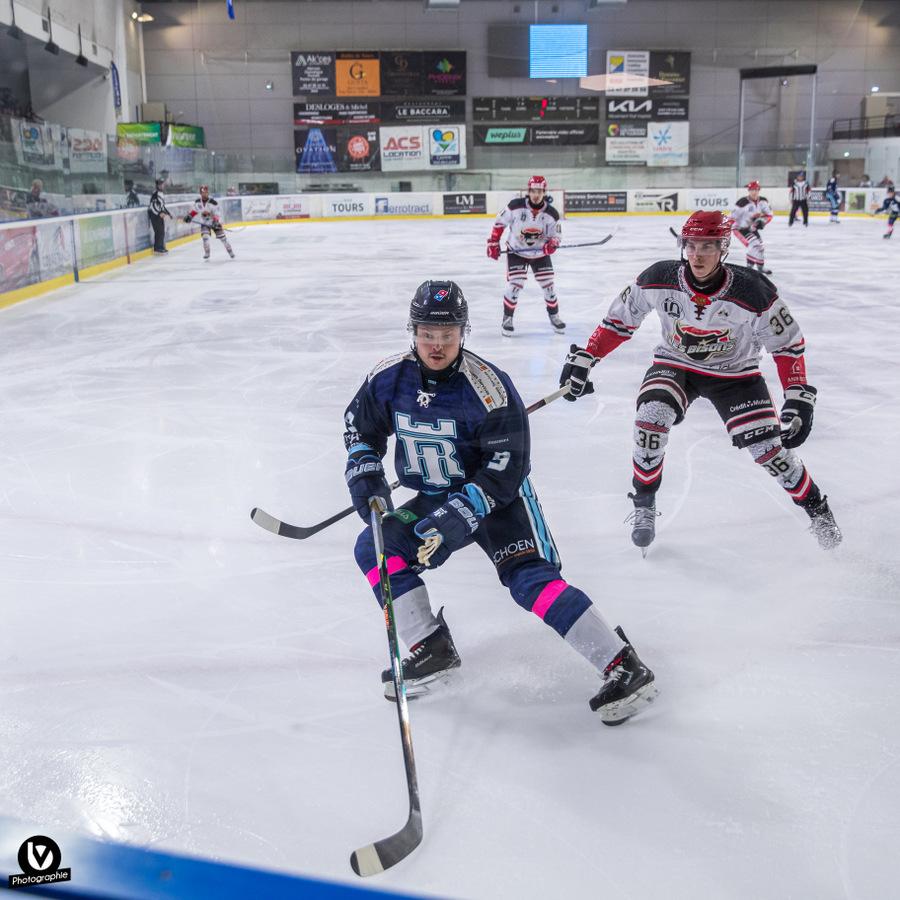 Tours  4 - 1 Neuilly/Marne