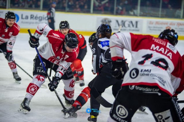 Photo hockey match Chamonix  - Amiens  le 15/11/2024