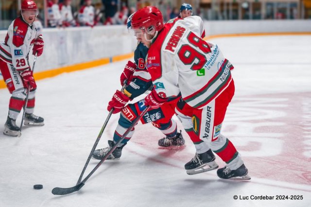 Photo hockey match Luxembourg - Courbevoie  le 30/11/2024
