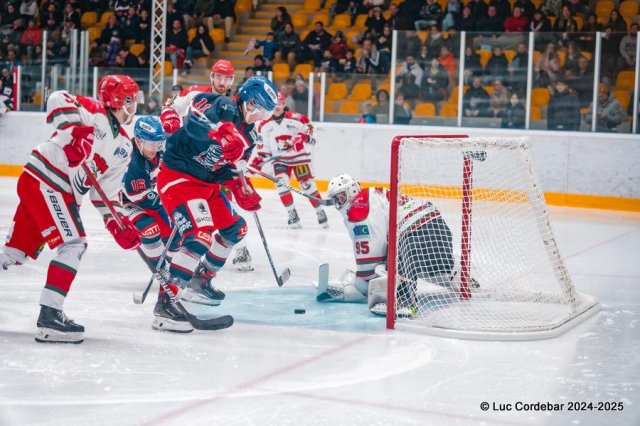 Photo hockey match Luxembourg - Courbevoie  le 30/11/2024