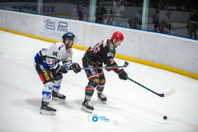 Photo hockey match Mont-Blanc - Courchevel-Méribel-Pralognan le 11/01/2025