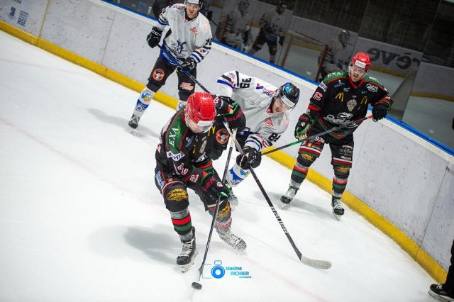 Photo hockey match Mont-Blanc - Courchevel-Méribel-Pralognan le 11/01/2025