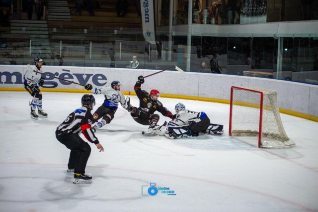 Photo hockey match Mont-Blanc - Courchevel-Méribel-Pralognan le 11/01/2025