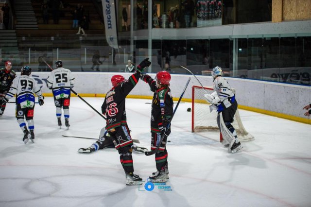 Photo hockey match Mont-Blanc - Courchevel-Méribel-Pralognan le 11/01/2025