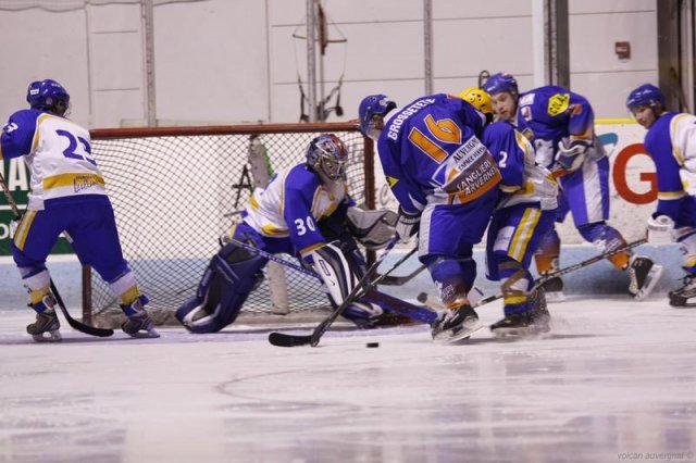 Photo hockey match Clermont-Ferrand - Champigny-sur-Marne le 07/11/2009