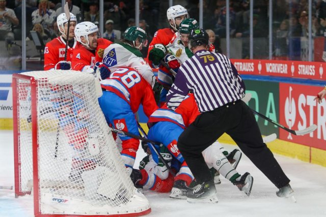 Photo hockey match Zürich - Karlstad le 18/02/2025