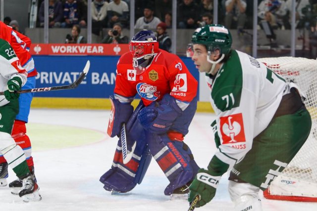 Photo hockey match Zürich - Karlstad le 18/02/2025
