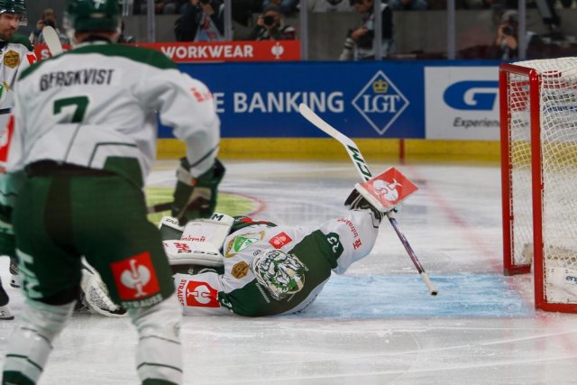 Photo hockey match Zürich - Karlstad le 18/02/2025