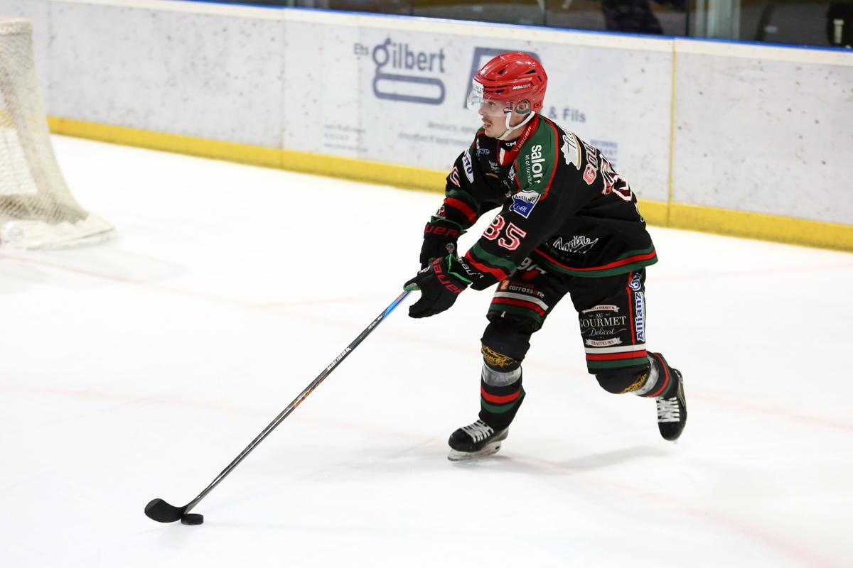 Mont-Blanc 5 - 1 Cholet 