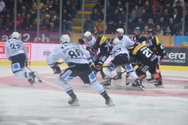 Photo hockey match Bern - Fribourg le 18/03/2025