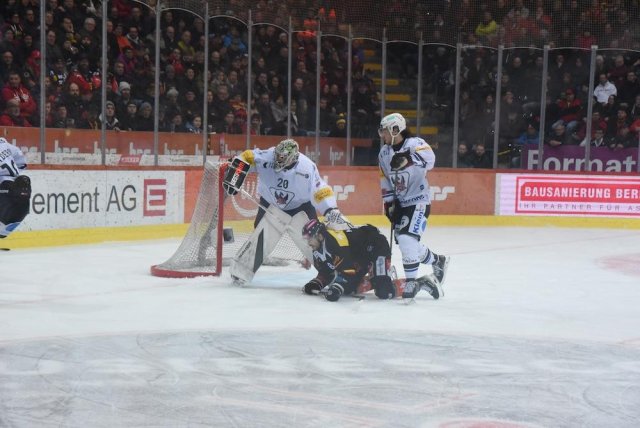 Photo hockey match Bern - Fribourg le 18/03/2025