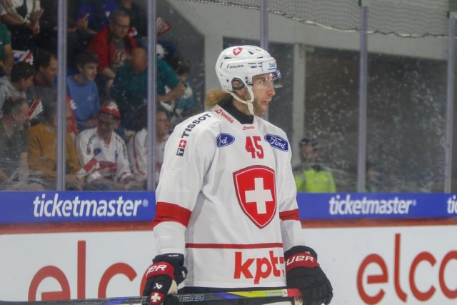 Photo hockey match Switzerland - Sweden le 01/05/2025