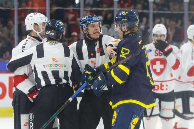Photo hockey match Switzerland - Sweden le 01/05/2025