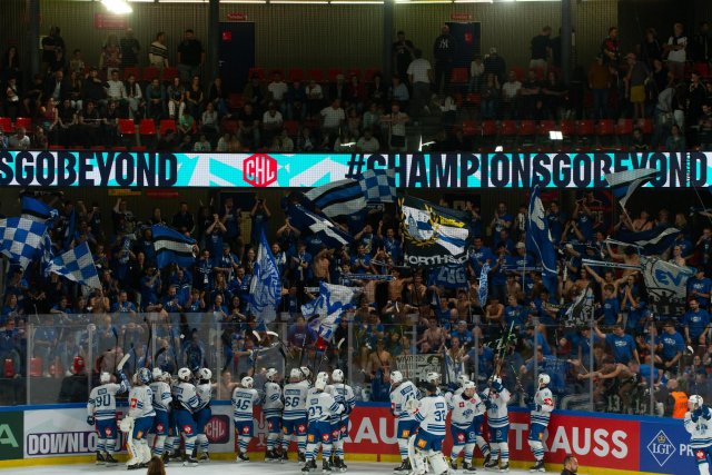 Photo hockey match Grenoble  - Zug le 30/08/2025