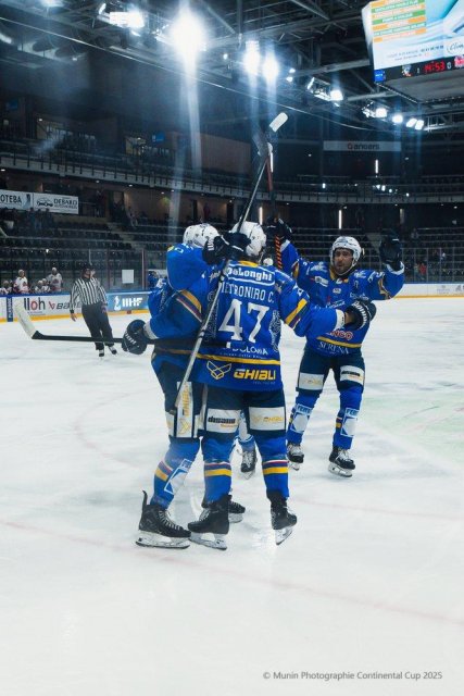 Photo hockey match Cortina d'Ampezzo - ACS Gyergyói HK  le 14/11/2025