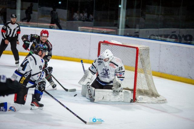 Photo hockey match Mont-Blanc - Courchevel-Méribel-Pralognan le 15/11/2025