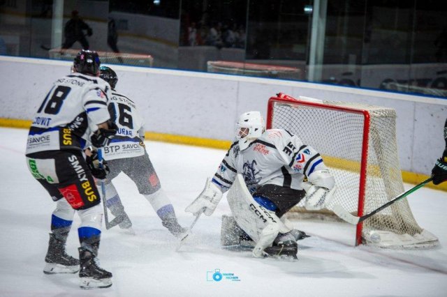 Photo hockey match Mont-Blanc - Courchevel-Méribel-Pralognan le 15/11/2025