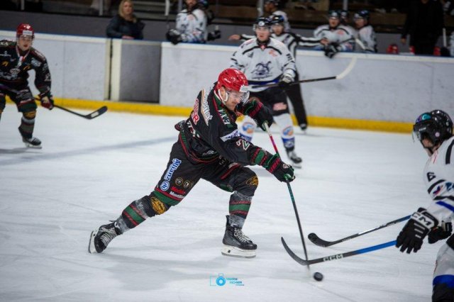 Photo hockey match Mont-Blanc - Courchevel-Méribel-Pralognan le 15/11/2025