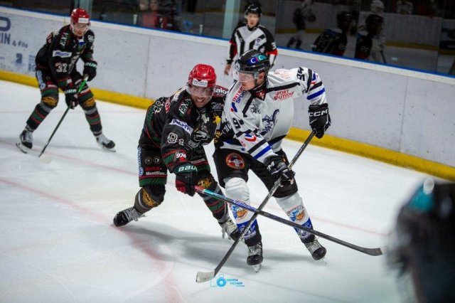 Photo hockey match Mont-Blanc - Courchevel-Méribel-Pralognan le 15/11/2025
