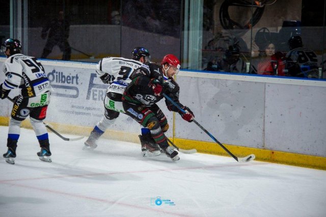 Photo hockey match Mont-Blanc - Courchevel-Méribel-Pralognan le 15/11/2025