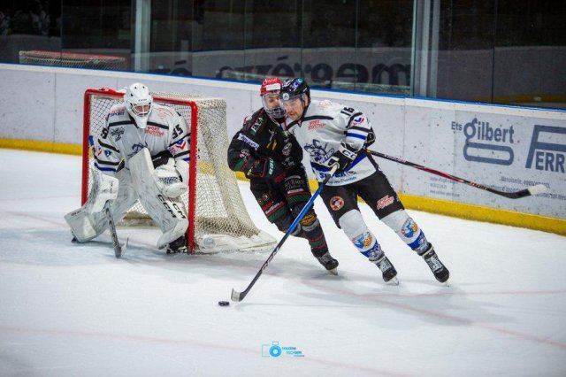 Photo hockey match Mont-Blanc - Courchevel-Méribel-Pralognan le 15/11/2025