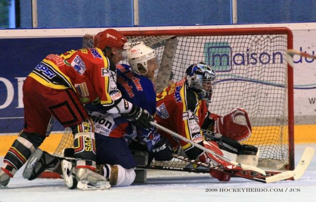 Photo hockey reportage Morzine / Puck et Match 