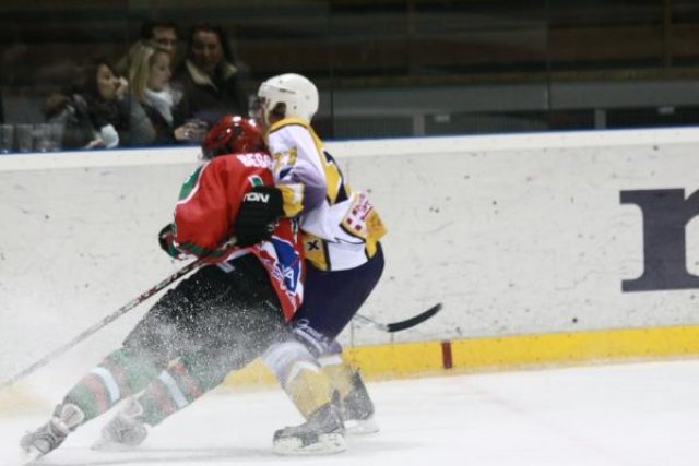 Photo hockey match Mont-Blanc - Chamonix  le 28/11/2009