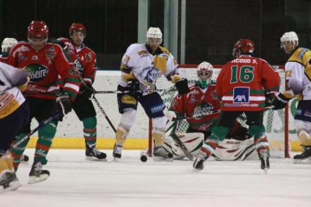 Photo hockey match Mont-Blanc - Chamonix  le 28/11/2009