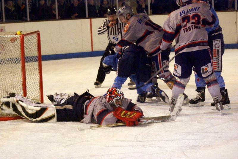 Angers  8 - 4 Grenoble 