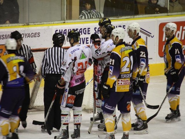 Photo hockey match Chamonix  - Amiens  le 04/12/2009