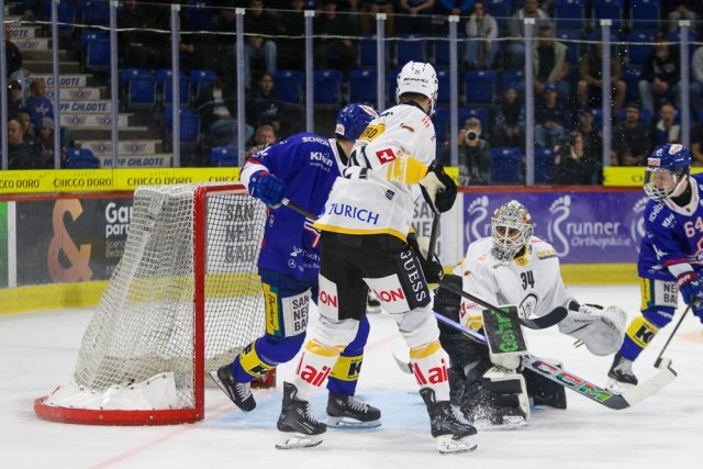 Photo hockey match Kloten - Lugano le 18/09/2026