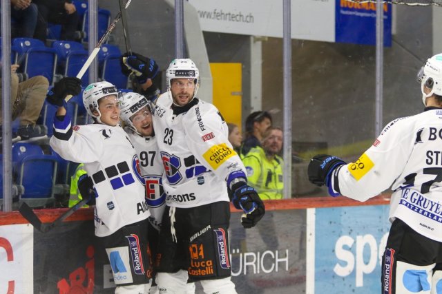 Photo hockey match Kloten - Fribourg le 02/10/2026