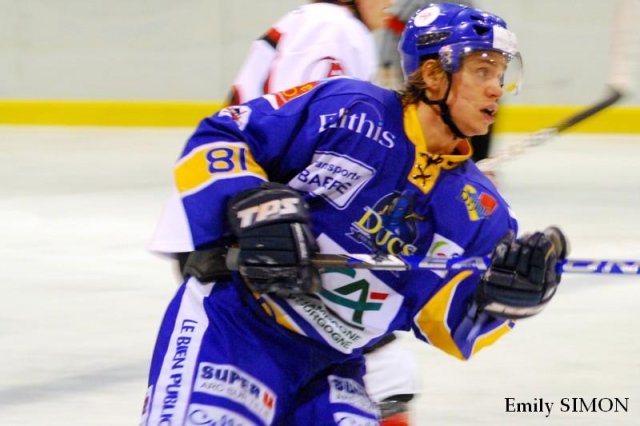 Photo hockey match Dijon  - Briançon  le 12/12/2009
