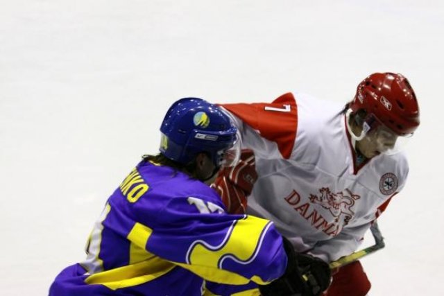 Photo hockey album CM U20 DAN-UKR / ALL-UKR / SLO-UKR