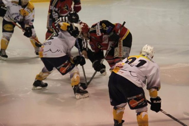 Photo hockey match Morzine-Avoriaz - Chamonix  le 29/12/2009