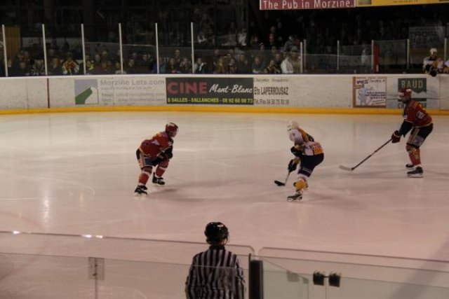 Photo hockey match Morzine-Avoriaz - Chamonix  le 29/12/2009